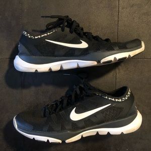 Nike Chevron Detail Sneakers